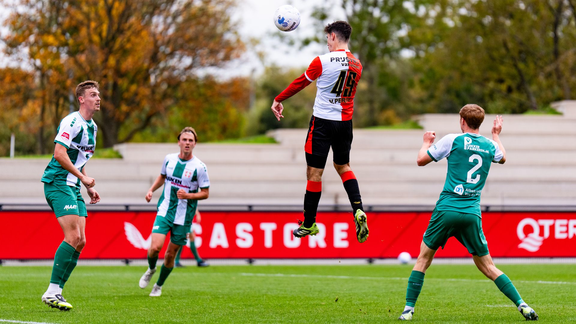 xingkong-范佩西之子在友谊赛中完成费耶诺德一线队首秀，并且取得进球